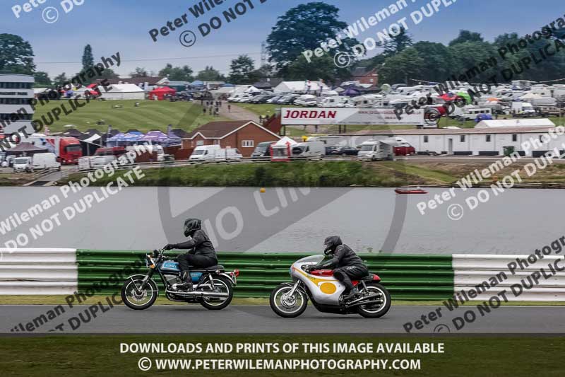 Vintage motorcycle club;eventdigitalimages;mallory park;mallory park trackday photographs;no limits trackdays;peter wileman photography;trackday digital images;trackday photos;vmcc festival 1000 bikes photographs